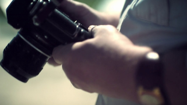 Video Reference: Hand, Cameras & optics, Camera, Single-lens reflex camera, Photography, Finger, Reflex camera, Lens, Photographer, Camera lens