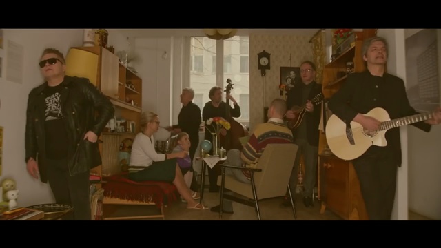 Video Reference: String instrument, String instrument, Music, Musical instrument, Plucked string instruments, Folk instrument, Event, Musician, Guitar, Bowed string instrument, Person