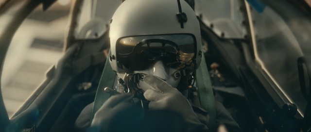 Video Reference: Helmet, Fighter pilot, Personal protective equipment, Pilot, Vehicle, Helicopter pilot, Aerospace engineering, Oxygen mask, Air force