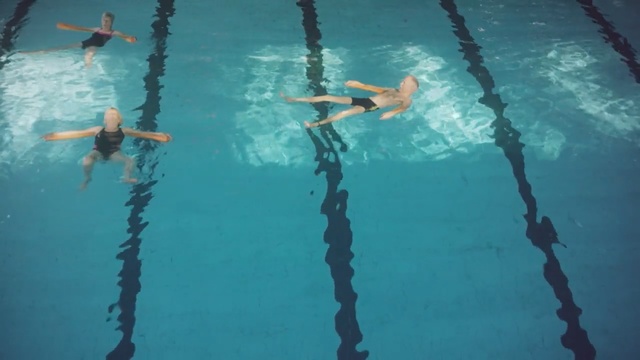 Video Reference: Swimming, Swimmer, Swimming pool, Recreation, Water, Leisure centre, Individual sports, Sports, Medley swimming, Freestyle swimming