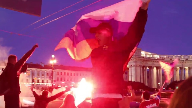 Video Reference: Product, Entertainment, Purple, Pink, Fun, Performing arts, Red, Magenta, Music venue, Crowd