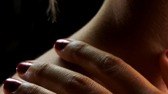 Video Reference: Finger, Nail, Hand, Skin, Close-up, Joint, Manicure, Flesh, Nail care, Neck