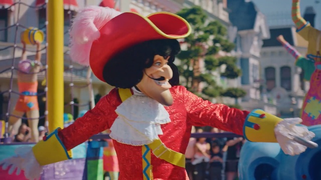 Video Reference: Vacation, Fun, Amusement park, Recreation, Smile, Toy, World, Costume, Child, Park, Person