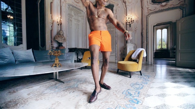 Video Reference: Leg, Human leg, Thigh, Fashion, Muscle, Human body, Room, Art model, Interior design, Model