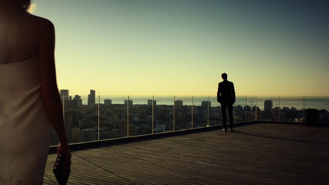 Video Reference: Sky, Horizon, Standing, Morning, Water, Evening, City, Photography, Backlighting, Sunlight