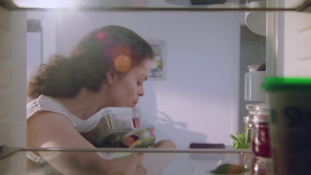 Video Reference: Skin, Refrigerator, Fun, Child, Room, Major appliance, Kitchen, Eating, Kitchen appliance