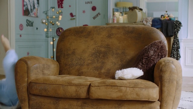 Video Reference: Furniture, Club chair, Couch, Slipcover, Room, Chair, Living room, Antique, Interior design, Loveseat