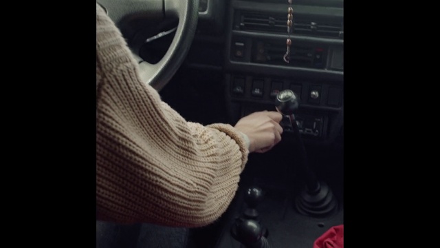 Video Reference: Steering wheel, Steering part, Vehicle, Car, Vehicle door, City car, Auto part, Driving, Family car, Compact car