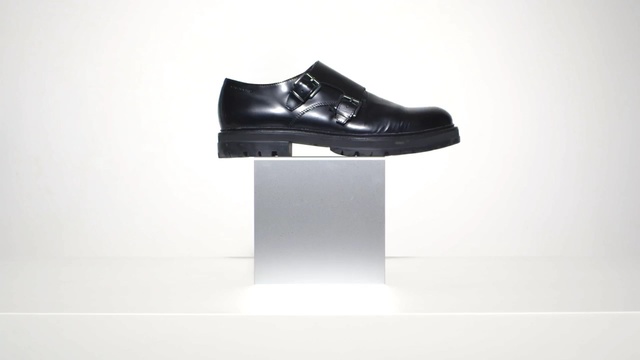 Video Reference: footwear, shoe, product, outdoor shoe, brand