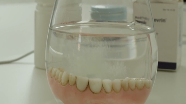 Video Reference: Tooth, Jaw, Organ, Water, Mouth, Dentures, Glass, Transparent material, Fluid
