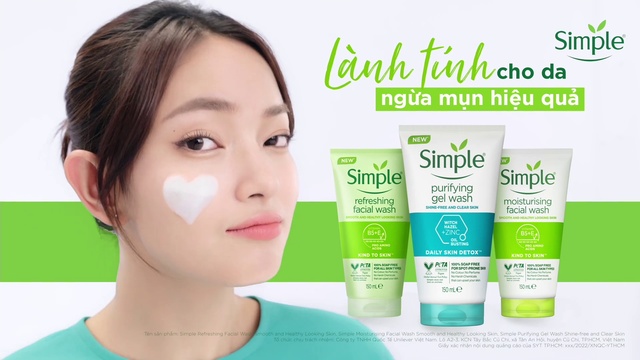 Video Reference: Hair, Skin, Hairstyle, Eyebrow, Eyelash, Liquid, Fluid, Material property, Beauty, Natural foods