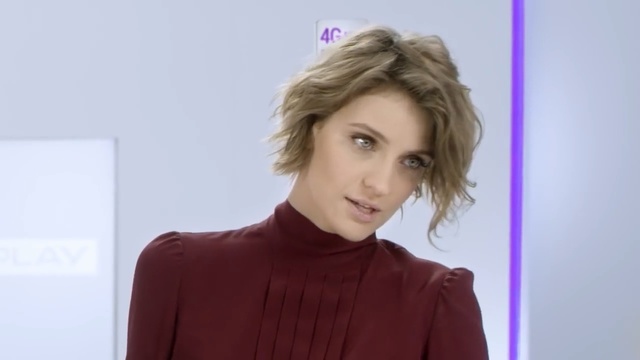 Video Reference: Hair, Face, Hairstyle, Blond, Eyebrow, Beauty, Chin, Lip, Hair coloring, Forehead