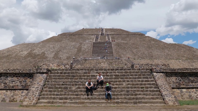 Video Reference: Pyramid, Monument, Archaeological site, Ancient history, Historic site, Wonders of the world, Maya civilization, Ruins, Tourist attraction, History