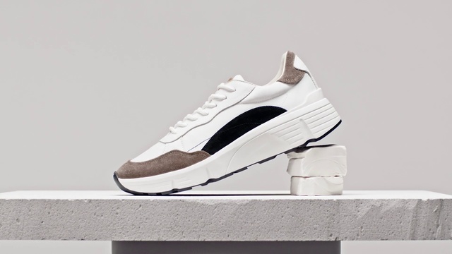 Video Reference: Footwear, White, Shoe, Sportswear, Sneakers, Walking shoe, Outdoor shoe, Grey, Nike free, Athletic shoe