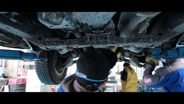 Video Reference: motor vehicle, car, mode of transport, automotive tire, auto part, tire, automotive design, automotive exterior, automobile repair shop, auto mechanic