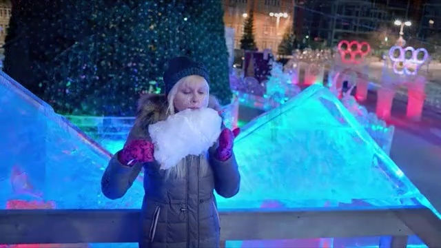 Video Reference: fun, entertainment, event, ice, leisure, product, performance, world, stage, Person