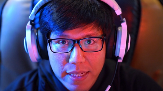 Video Reference: Face, Headphones, Audio equipment, Glasses, Head, Gadget, Organ, Technology, Cheek, Electronic device, Person