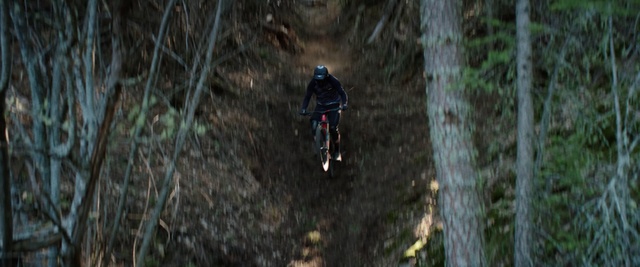 Video Reference: Downhill mountain biking, Bicycle, Mountain biking, Cycle sport, Mountain bike, Freeride, Vehicle, Cycling, Mountain bike racing, Trail