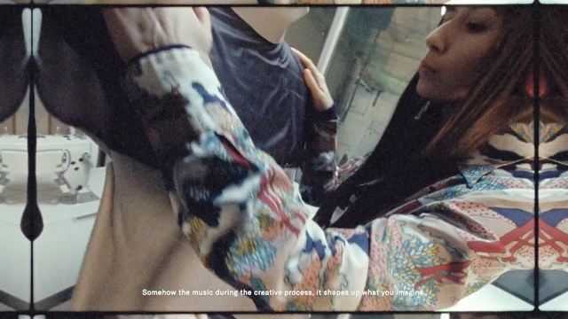 Video Reference: Arm, Cool, Hand, Long hair, Black hair, Photography, Selfie, Flesh, Neck, Art