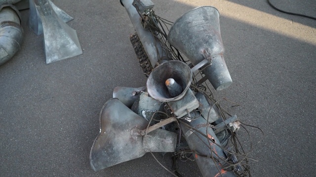 Video Reference: motor vehicle, vehicle, Person