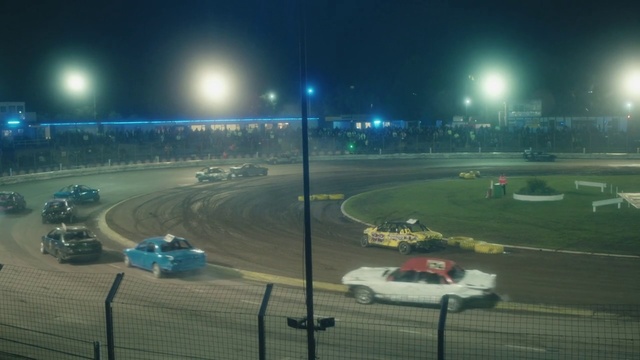 Video Reference: Sport venue, Race track, Motorsport, Sports, Racing, Dirt track racing, Auto racing, Atmosphere, Endurance racing (motorsport), Night