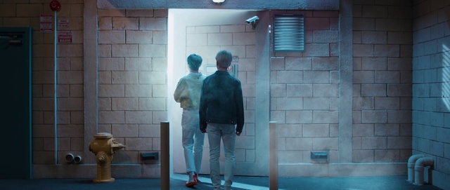 Video Reference: Blue, Snapshot, Turquoise, Standing, Room, Photography, Leisure