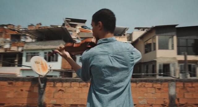 Video Reference: bricklayer, recreation