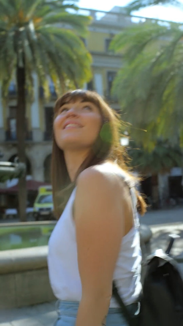 Video Reference: Hair, Photograph, Lady, Shoulder, Facial expression, Beauty, Snapshot, Smile, Hairstyle, Joint