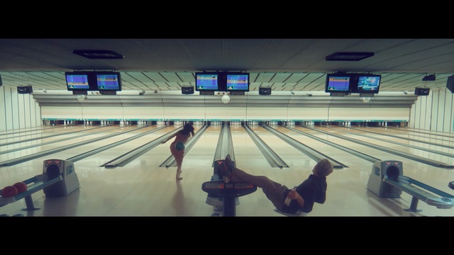 Video Reference: bowling, ten pin bowling, bowling pin, leisure centre, duckpin bowling, ball game, individual sports, bowling ball, sports, indoor games and sports