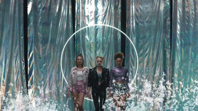 Video Reference: Water, Fun, Tree, Organism, Leisure, Plant, Recreation, Vacation, Forest, Jungle