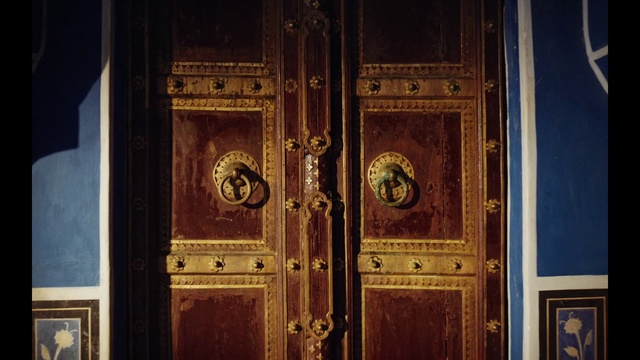 Video Reference: Door, Antique, Wood, Room, Architecture, Home door, Door handle, House, Molding, Metal