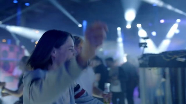 Video Reference: Performance, Entertainment, People, Crowd, Music, Fun, Light, Event, Snapshot, Rock concert