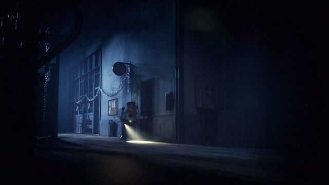 Video Reference: Darkness, Black, Blue, Light, Sky, Atmospheric phenomenon, Atmosphere, Night, Lighting, Architecture