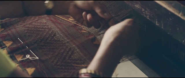 Video Reference: Hand, Autoharp, Finger, Nail, Musical instrument, Plucked string instruments, String instrument, Flesh, String instrument, Musician