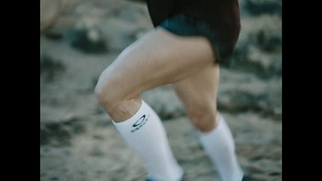 Video Reference: Human leg, Leg, Joint, Thigh, Knee, Footwear, Calf, Shoe, Human body, Hand