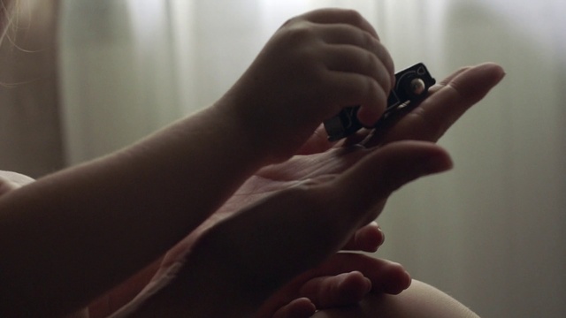 Video Reference: Finger, Nail, Hand, Skin, Wrist, Close-up, Lip, Arm, Thumb, Joint