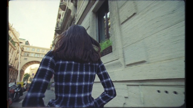 Video Reference: Hair, Photograph, Plaid, Beauty, Snapshot, Pattern, Standing, Long hair, Design, Photography