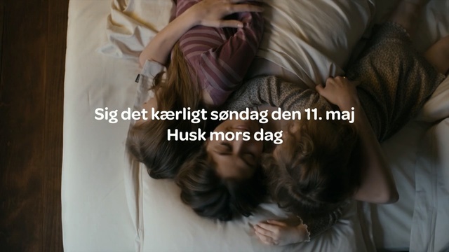 Video Reference: hair, photo caption, girl, fur, Person