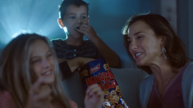 Video Reference: Face, People, Fun, Organ, Child, Smile, Vacation, Mouth, Party, Happy, Person