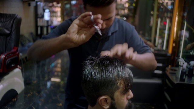 Video Reference: Hair, Barber, Hairdresser, Hairstyle, Buzz cut, Mohawk hairstyle, Crew cut, Black hair