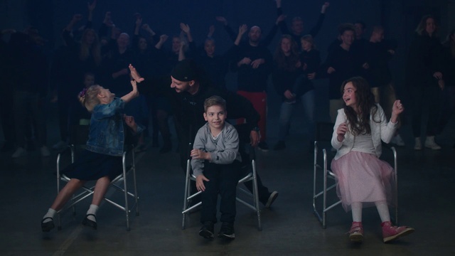 Video Reference: Performance, Event, Performing arts, Fun, Performance art, Musical theatre, Stage, heater, Audience, Dance