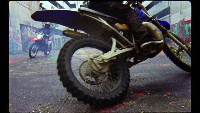 Video Reference: Tire, Automotive tire, Vehicle, Motorcycle, Wheel, Motocross, Enduro, Spoke, Auto part, Automotive wheel system