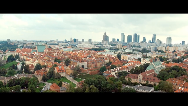 Video Reference: City, Metropolitan area, Cityscape, Urban area, Skyline, Metropolis, Nature, Daytime, Human settlement, Suburb