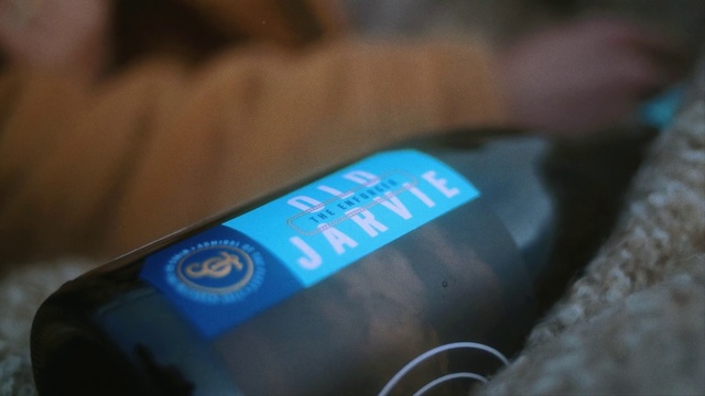 Video Reference: Water, Material property, Hand, Drink, Alcohol