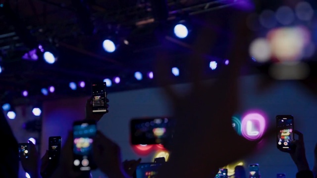 Video Reference: Entertainment, Blue, Performance, Light, Stage, Lighting, Electronics, Event, Music venue, Visual effect lighting