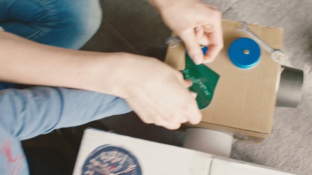 Video Reference: Hand, Finger, Play, Nail, Gesture