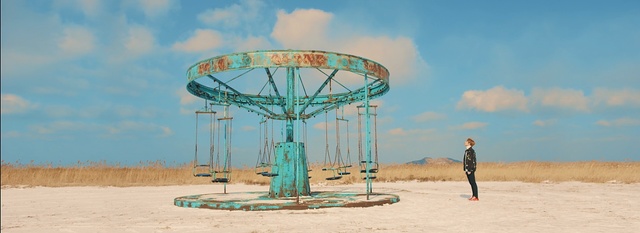 Video Reference: sky, cloud, amusement park, vacation, water, recreation, summer, sand, tourism, fun