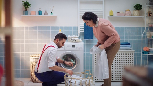 Video Reference: Room, Homemaker, Laundry room, Clothes dryer, Major appliance, Washing, Dishwasher, Home appliance, Kitchen, Child