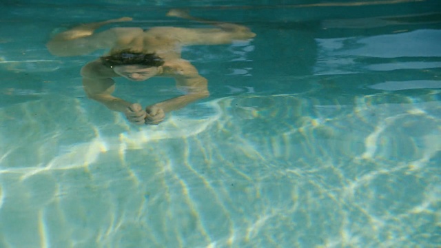 Video Reference: water, underwater, swimming pool, swimming, swimmer, sea, leisure, freestyle swimming, fun, recreation