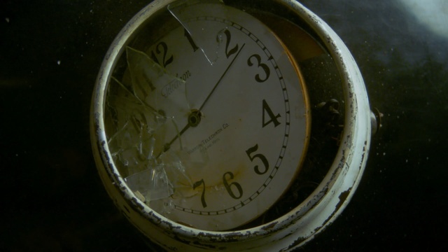 Video Reference: measuring instrument, clock, gauge, circle, macro photography, font